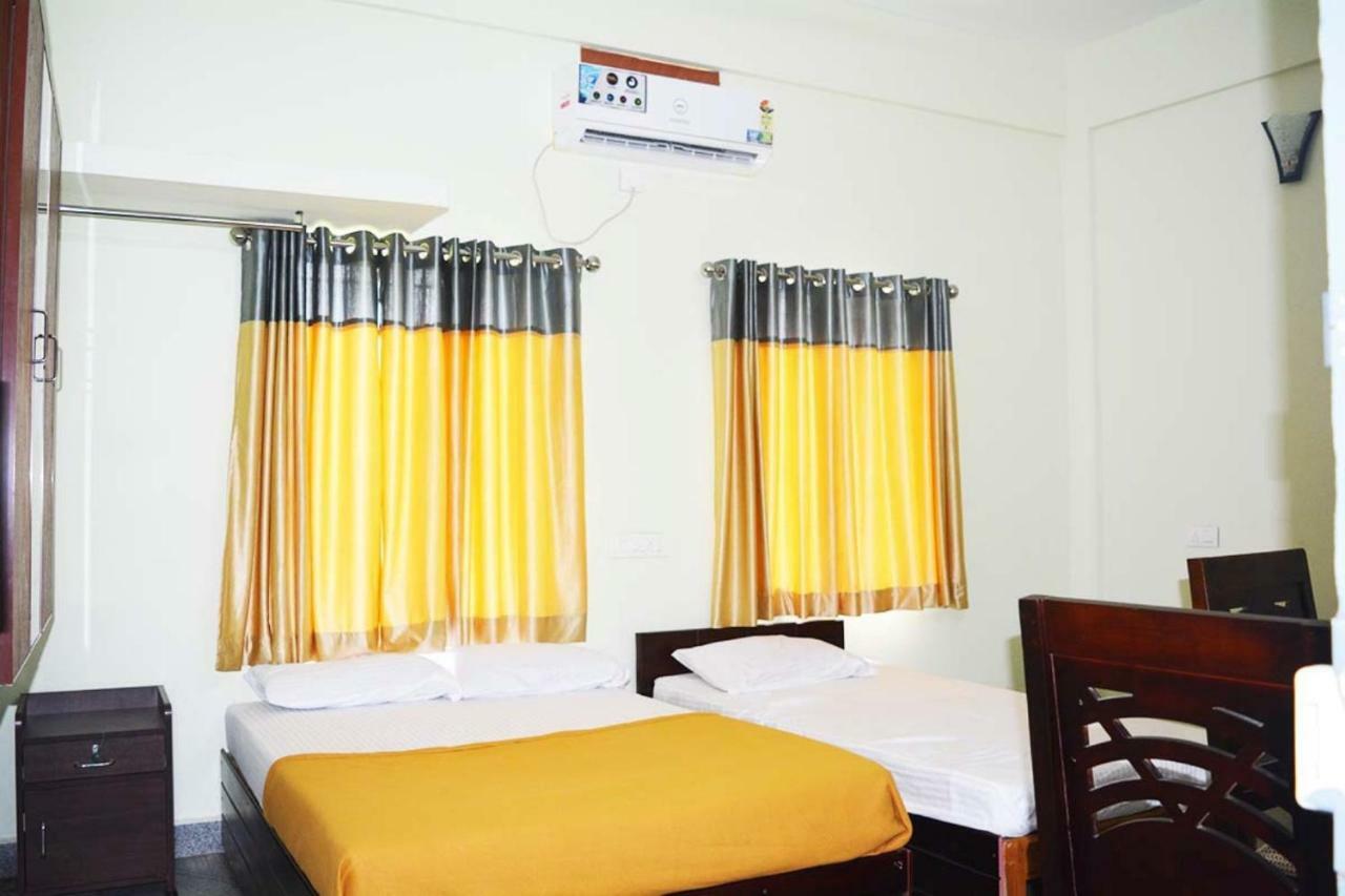 Jippus Galaxy Budget Air Port Hotel Kochi Exterior photo
