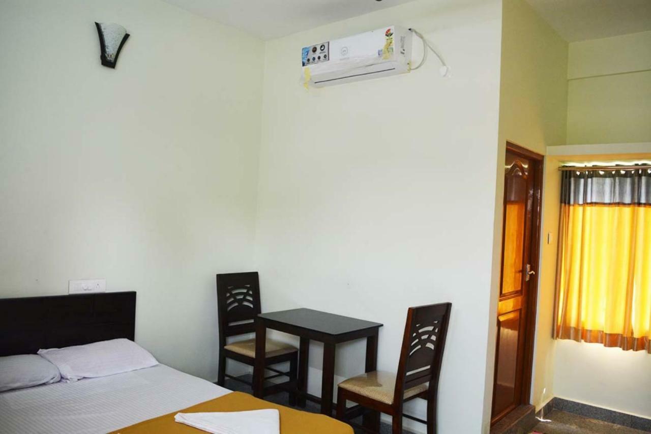 Jippus Galaxy Budget Air Port Hotel Kochi Exterior photo