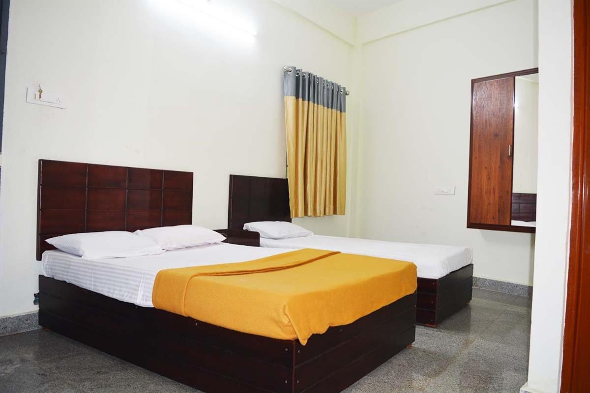 Jippus Galaxy Budget Air Port Hotel Kochi Exterior photo