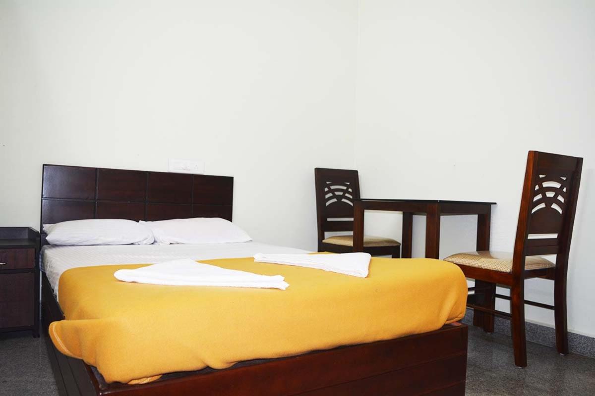 Jippus Galaxy Budget Air Port Hotel Kochi Exterior photo