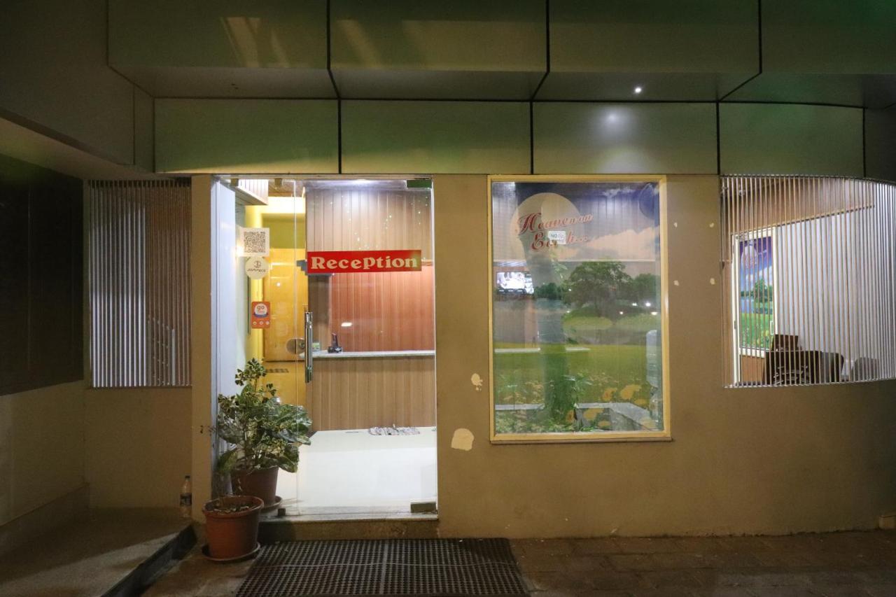 Jippus Galaxy Budget Air Port Hotel Kochi Exterior photo
